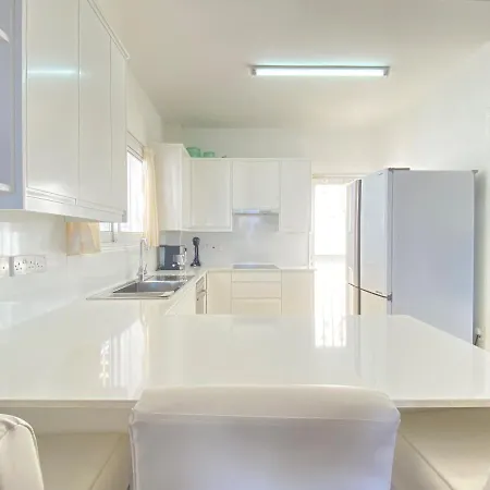 Phaedrus Living: Seaside Luxury Anafi فيلة