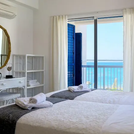 Phaedrus Living: Seaside Luxury Anafi