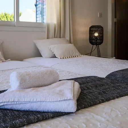 Phaedrus Living: Seaside Luxury Anafi * פאראלימני