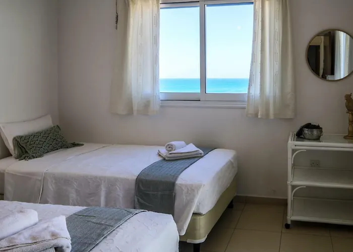 Phaedrus Living: Seaside Luxury Anafi *