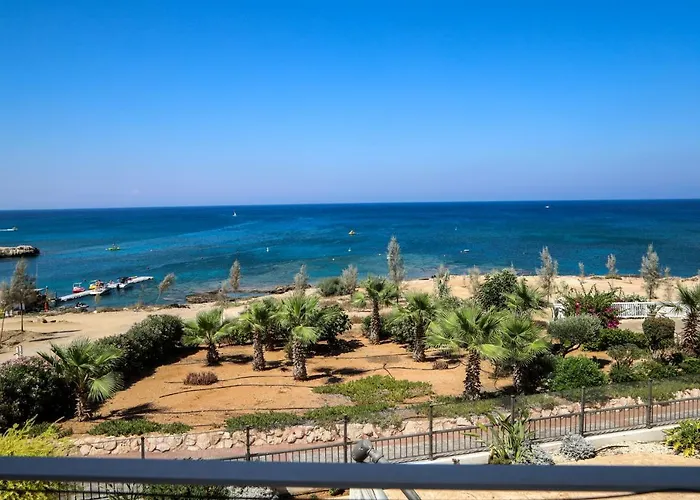 Phaedrus Living: Seaside Luxury Anafi Paralimni
