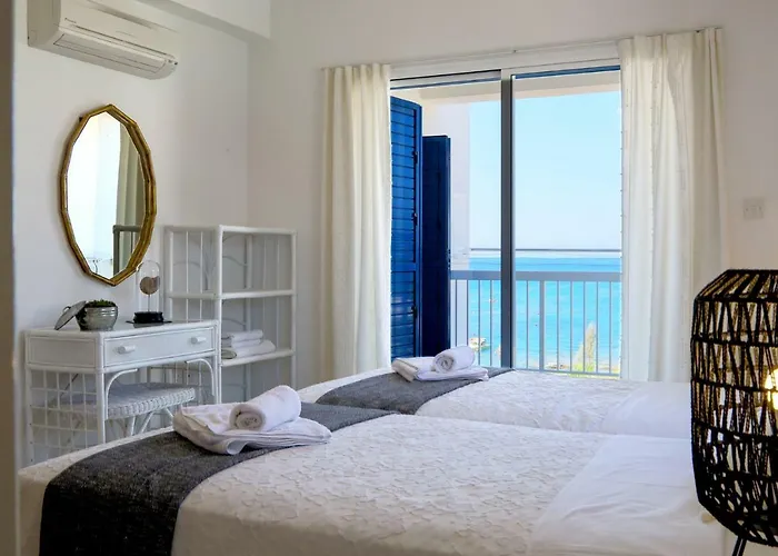 Phaedrus Living: Seaside Luxury Anafi