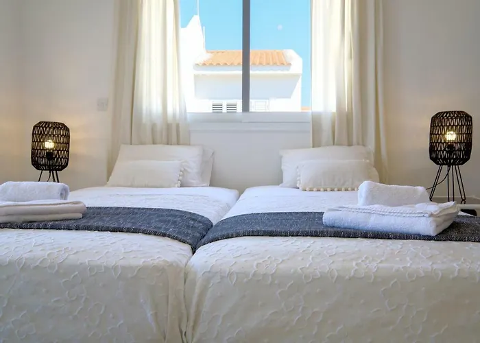 Phaedrus Living: Seaside Luxury Anafi *