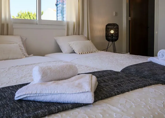 Phaedrus Living: Seaside Luxury Anafi * 파라림니