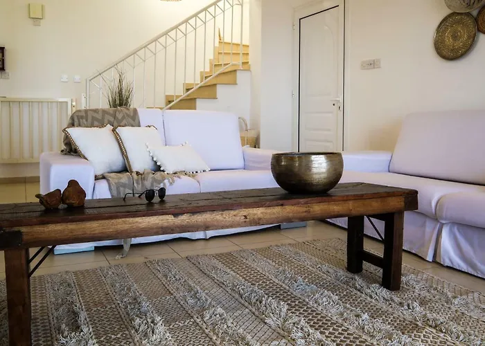 Phaedrus Living: Seaside Luxury Anafi * 파라림니