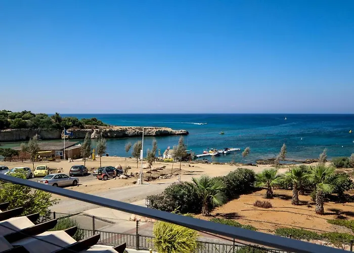 Phaedrus Living: Seaside Luxury Anafi Vila *