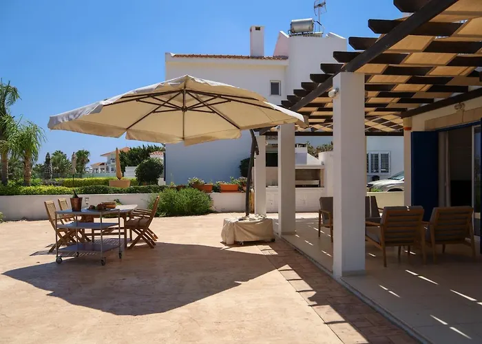 Phaedrus Living: Seaside Luxury Anafi